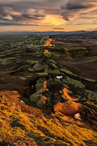 Lakagígar (Laki Craters) at Sunset, Iceland van Luigi Morbidelli, Fotografie te koop op Singulart