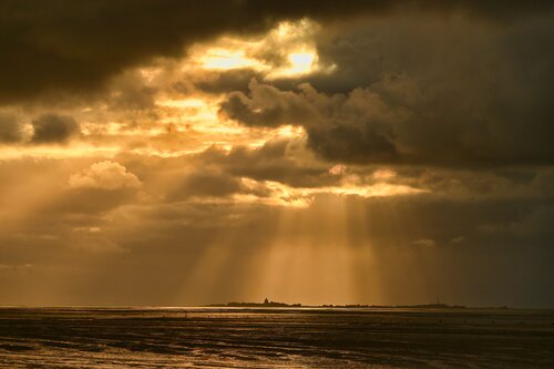 Blick auf die Insel Neuwerk in der Nordsee vor der Küste Cuxhavens by Wolfgang Tuttlies-Kolberg, Digital for Sale on Singulart