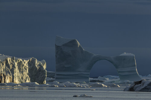 Eisbogen Zauber, Grönland van Norbert Rosing, Fotografie te koop op Singulart