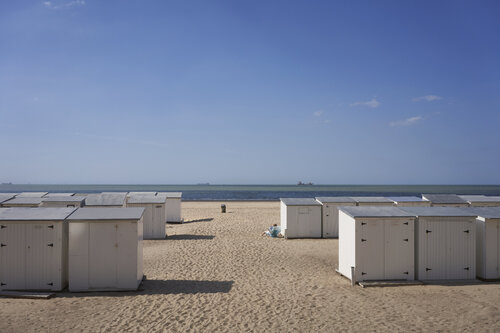 Between Cabins and Sea de Sigitas Baltramaitis, Fotografía a la venta en Singulart