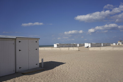 Summer Geometry, Knokke-Heist de Sigitas Baltramaitis, Fotografía a la venta en Singulart