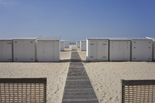 Path to the Sea, Knokke-Heist von Sigitas Baltramaitis, Fotografie kaufen auf Singulart