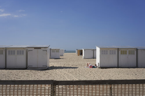 Pause by the Sea, Knokke-Heist von Sigitas Baltramaitis, Fotografie kaufen auf Singulart