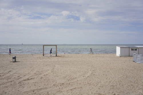 Framing the Sea, Knokke-Heist van Sigitas Baltramaitis, Fotografie te koop op Singulart