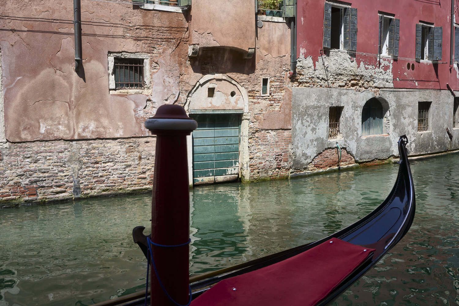 Gondola in Afternoon Light Sigitas Baltramaitis Photographie à vendre