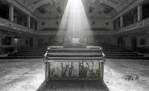 Dernière résonance. di Piétra M (Martine Poli), Fotografia in vendita su Singulart