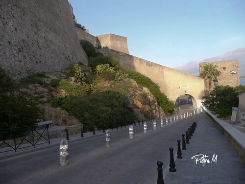 Vers la citadelle du vent. di Piétra M (Martine Poli), Fotografia in vendita su Singulart