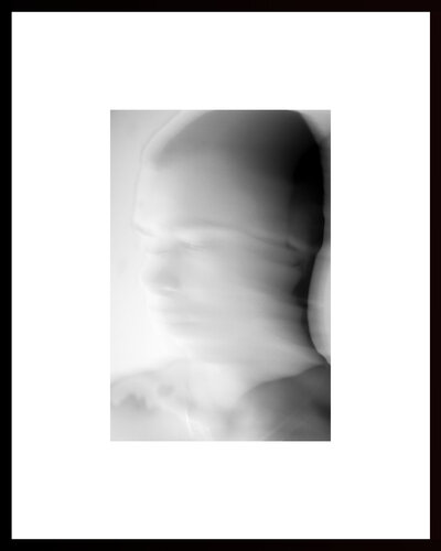 "Untitled#7" (Single Print, 20×30 cm | Edition 1–10) by Derya Suter, 사진 for Sale on Singulart