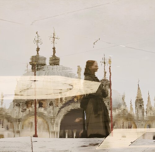 Reflected Lady von Sofia Neri, Fotografie kaufen auf Singulart