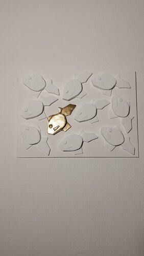 "White and Gold ". Stylized Minimalist Fish von Inna Kozuharova, Skulptur kaufen auf Singulart