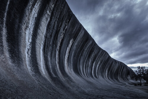 THE WAVE von Tom Jacobi, Fotografie kaufen auf Singulart
