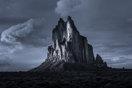 SHIPROCK von Tom Jacobi, Fotografie kaufen auf Singulart