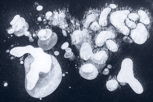 FROZEN BUBBLES VI von Tom Jacobi, Fotografie kaufen auf Singulart