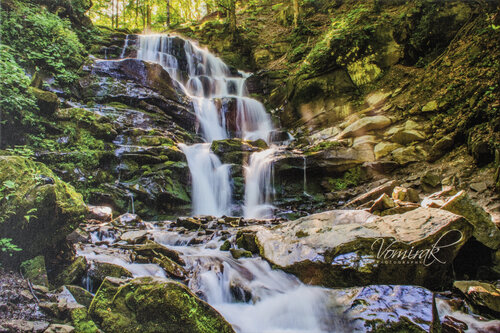 Shypit Waterfall, Ukraine by Ievgen Karimov, 사진 for Sale on Singulart
