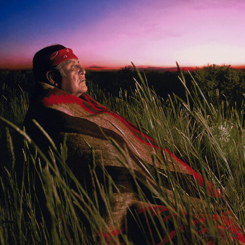 Navajo painter, RC Gorman, from Traditional Subjects, a Native American photo-documentary by James Cook, 사진 for Sale on Singulart