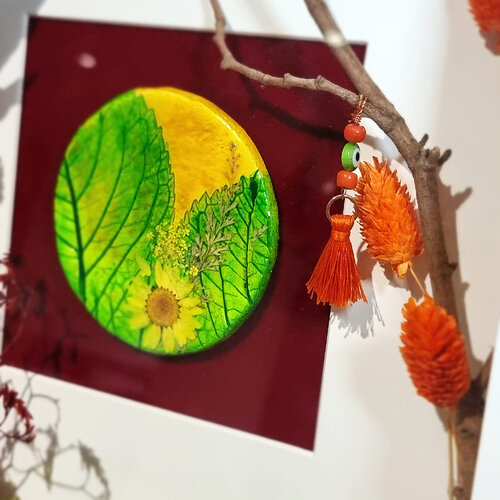 Woodpeckers in a Window II by Santa Perpetua, 기타 매체 for Sale on Singulart