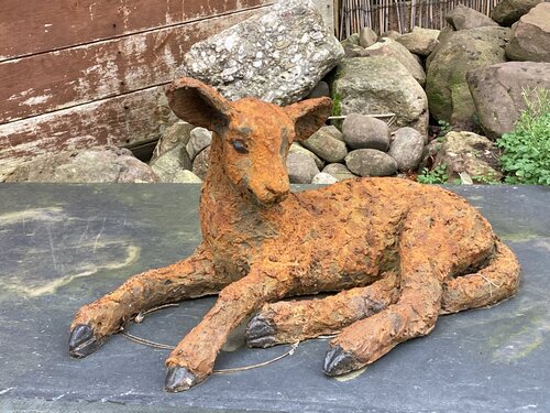 Newborn Lamb van Christine A Baxter, Beeldhouwwerk te koop op Singulart