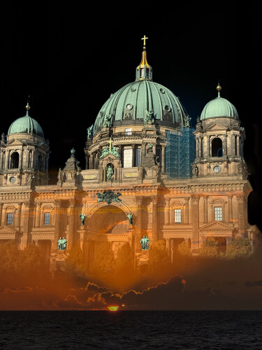 BERLIN DOM with SUNDOWN van Gabriele Breu, Digitaal te koop op Singulart