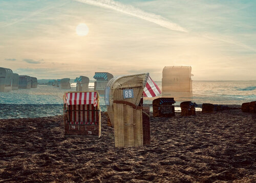 BEACH CHAIRS van Gabriele Breu, Afdruk te koop op Singulart