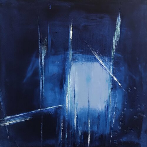 Through the looking glass Lynn MacDonald