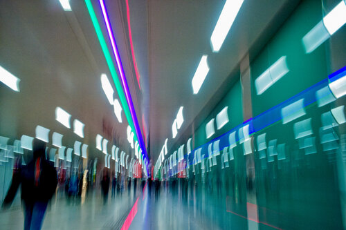 Unterwegs zur U-Bahn by Peter Reichert, 사진 for Sale on Singulart