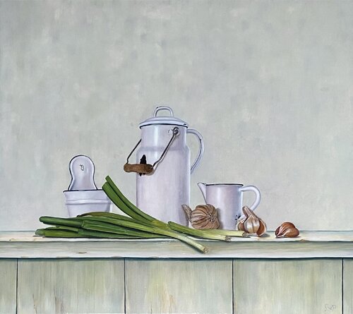 Wit emaille met lente-ui, White enamel with spring onions von Lianne van der Plaat, Malerei kaufen auf Singulart