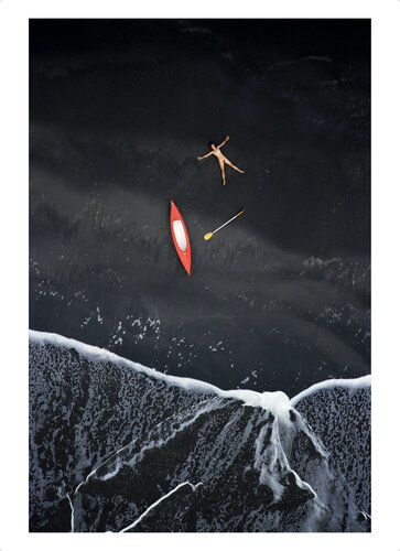 Nude and red canoe von John Crawford, Fotografie kaufen auf Singulart