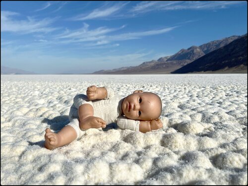 Doll in Death Valley van John Crawford, Fotografie te koop op Singulart