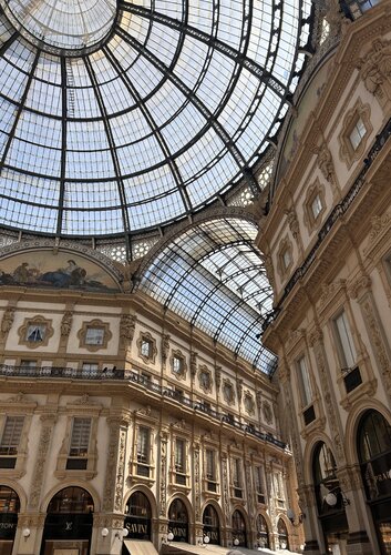 Milano by isha ralhan, 사진 for Sale on Singulart