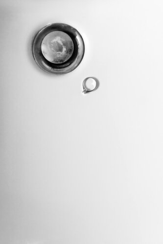 WHAT MATTERS 03 par ROBERTO CAMI, Photographie en vente sur Singulart