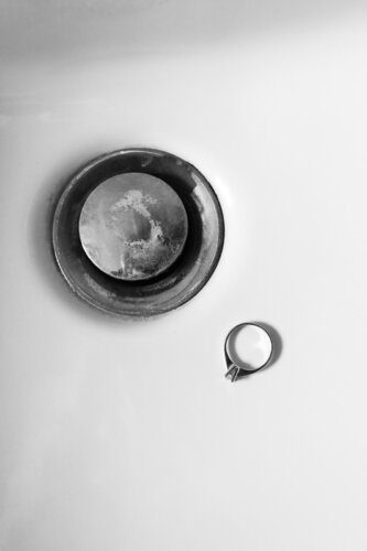 WHAT MATTERS 04 par ROBERTO CAMI, Photographie en vente sur Singulart