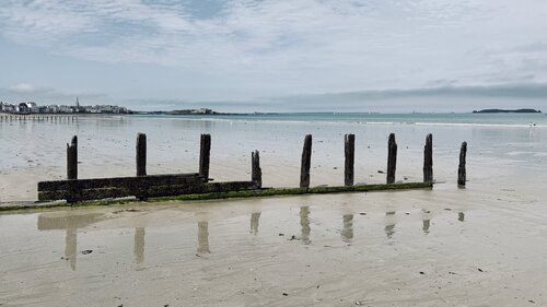 Zeichen im Sand von Ralph Hauck, Fotografie kaufen auf Singulart