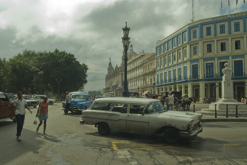 Avenida del Puerto (Havana, Cuba) di Joe Kaiser, Fotografia in vendita su Singulart