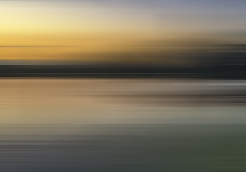 Goldene Abendstimmung am Fluss von Joe Kaiser, Digital kaufen auf Singulart