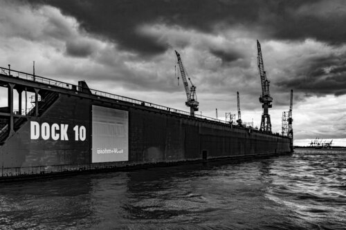 Dock 10 (Blohm+Voss Hamburg) von Joe Kaiser, Fotografie kaufen auf Singulart