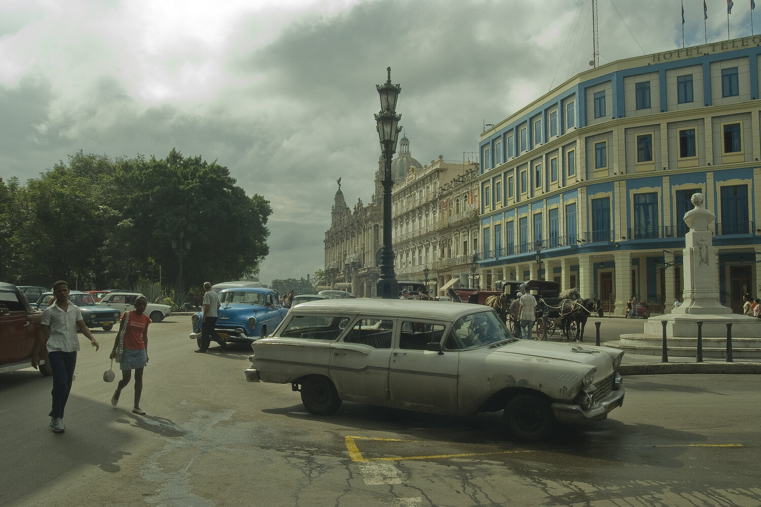 Avenida del Puerto (Havana, Cuba) Joe Kaiser Fotografie zu verkaufen