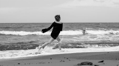 Jump#4 by Lisa Evteeva, 사진 for Sale on Singulart