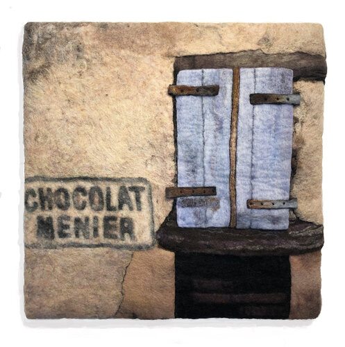 Shuttered Window / Sagelat, France de Sharron Parker, Téxtil a la venta en Singulart