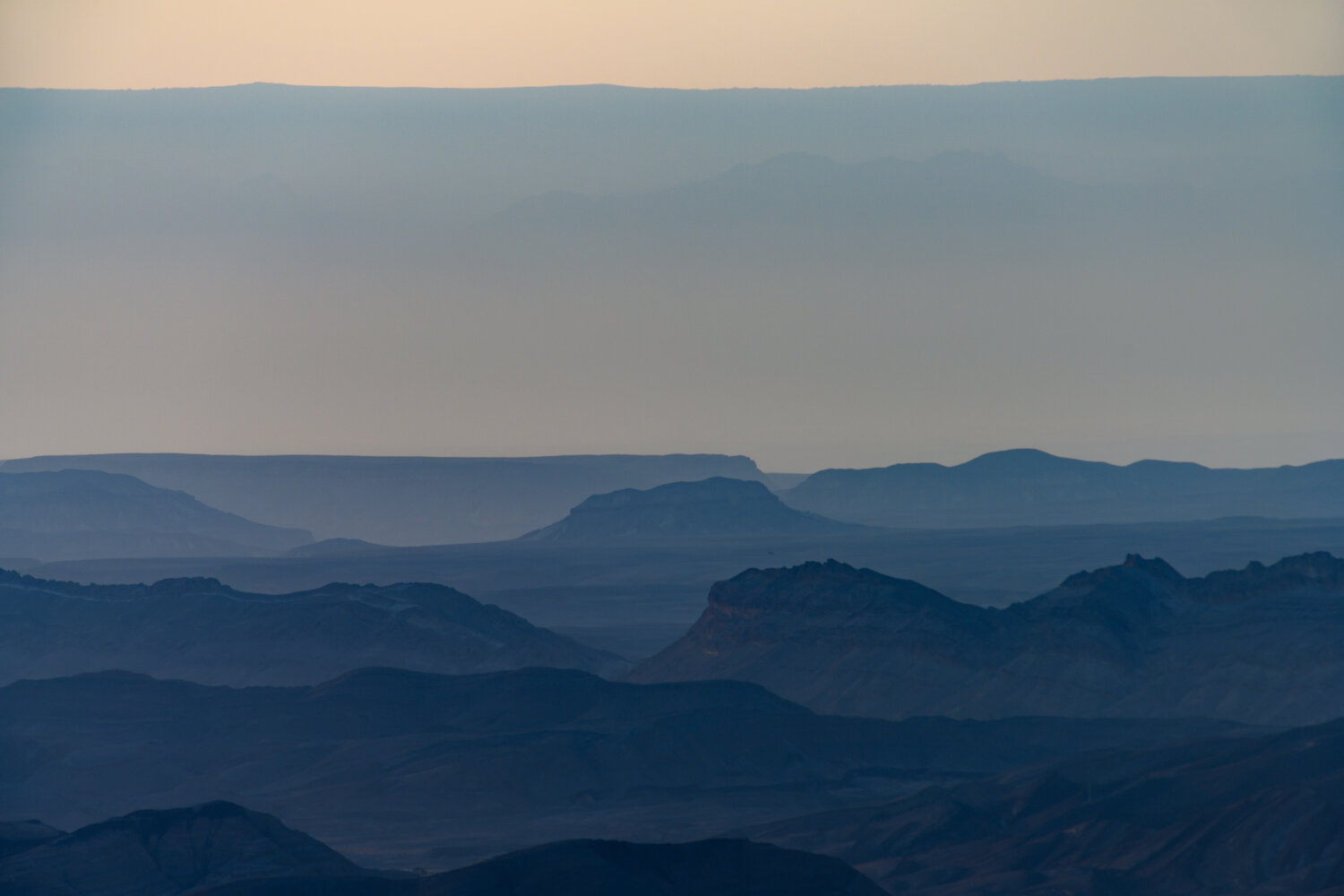 Sunrise over Ramon crater #5 Tal Paz-Fridman Fotografie zu verkaufen