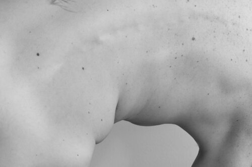 Imperfect sculpture di Costina Stan, Fotografia in vendita su Singulart