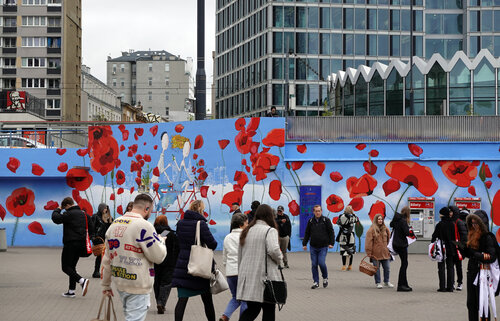 Mural for the 2023 social campaign, explores how women and men communicate in the modern world. Warsaw, Poland von Andrzej Tylkowski, Malerei kaufen auf Singulart