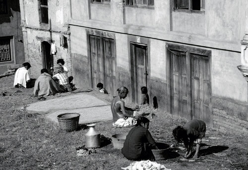 In the courtyard von Sonia Costa, Fotografie kaufen auf Singulart