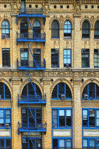 Mercer Street- Cable Building van Marilyn Henrion, Schilderij te koop op Singulart