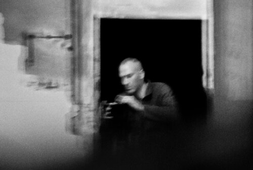 People World 5 van Popi Tsoukatou, Fotografie te koop op Singulart