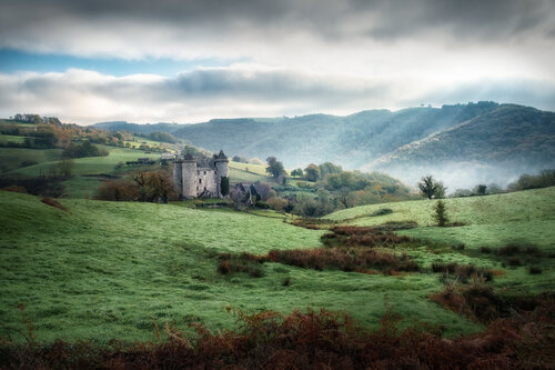 Le château de Sénezergues - 06 di PATRICIA BALITRAND, Fotografia in vendita su Singulart