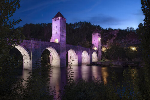 L'Inébranlable Gardien de Cahors di PATRICIA BALITRAND, Fotografia in vendita su Singulart