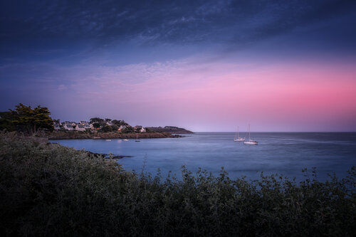Les Heures Mauves de Port Navalo van PATRICIA BALITRAND, Fotografie te koop op Singulart