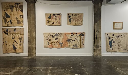 Law of Three Series: from top left to bottom right - Triangle 3, Triangle 5, Triangle I, Triangle II, Trinity, original drawing of the series, Triangle 6 Designed and Hand Woven by Myra Reichel von Myra Reichel, Textil kaufen auf Singulart