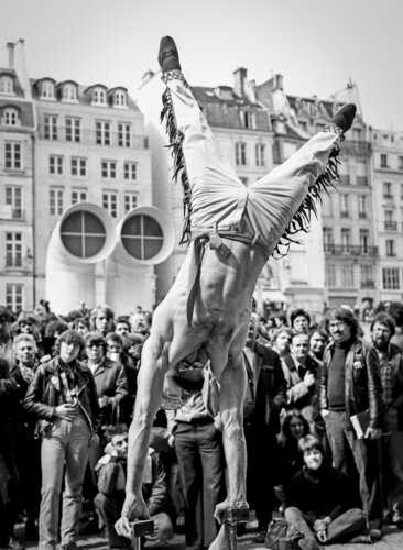 1976 | Strength - Place Georges Pompidou, Paris | 70s Seventies by Robbert Frank Hagens, Photography for Sale on Singulart