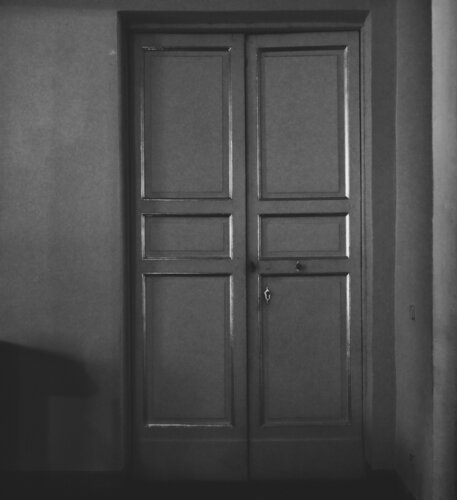 Double Door van Frank Verreyken, Fotografie te koop op Singulart